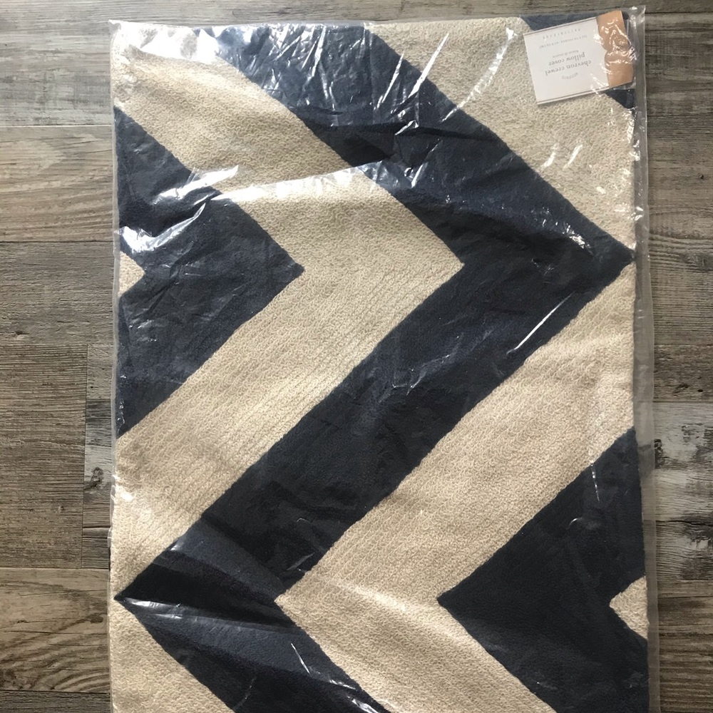 New 16 x22 inch Pottery Barn pillow case